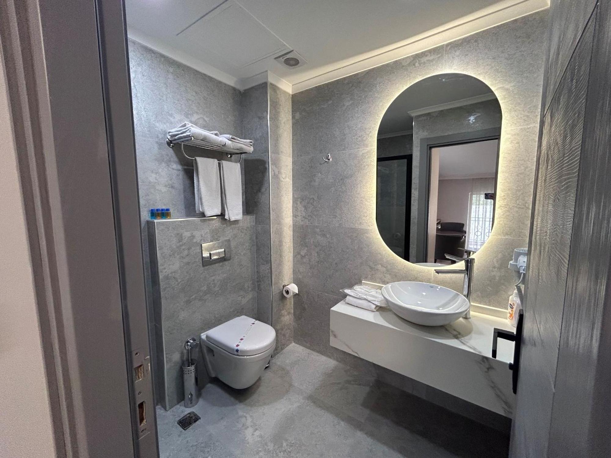 Pendik Marine Hotel Истанбул Екстериор снимка